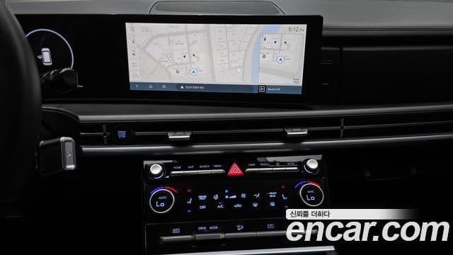 Hyundai Santa Fe 2023 — ფოტო 15/20