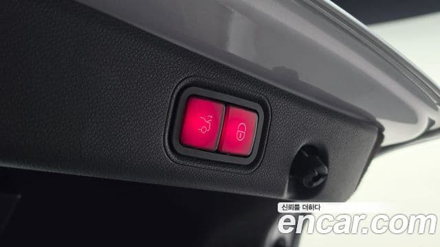 Mercedes-Benz E-Class 2020 — ფოტო 19/20