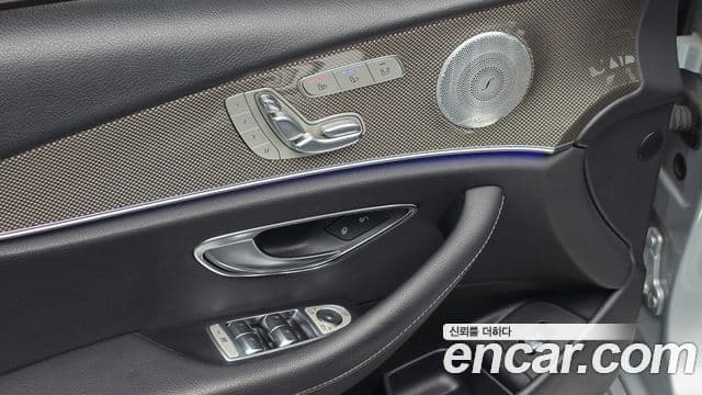 Mercedes-Benz E-Class 2020 — ფოტო 20/20