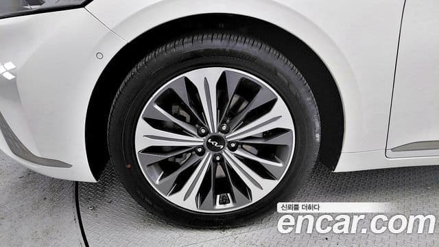 Kia K8 2023 — ფოტო 4/20