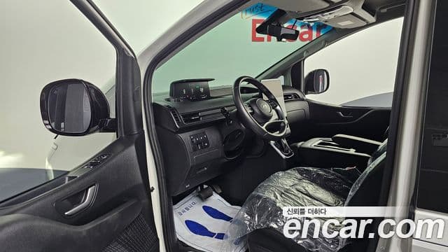 Hyundai Staria 2024 — фото 10 из 20