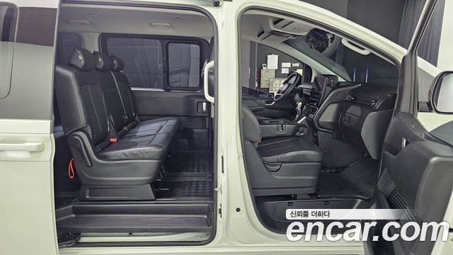Hyundai Staria 2024 — фото 12 из 20