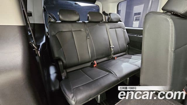 Hyundai Staria 2024 — ფოტო 19/20