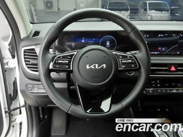 Kia Seltos 2024 — ფოტო 7/20