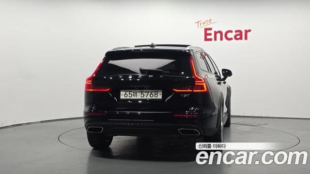 Volvo V60 Cross Country 2019 — Şəkil 4/20