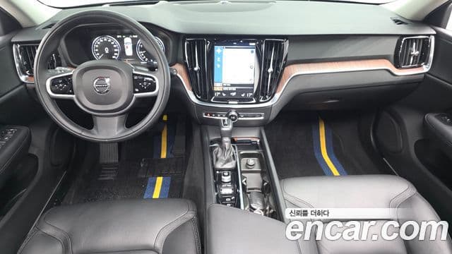 Volvo V60 Cross Country 2019 — Şəkil 7/20