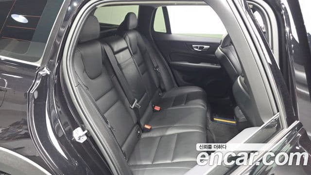 Volvo V60 Cross Country 2019 — Şəkil 11/20