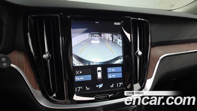 Volvo V60 Cross Country 2019 — Şəkil 14/20