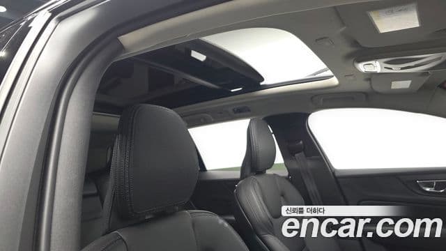 Volvo V60 Cross Country 2019 — Şəkil 17/20