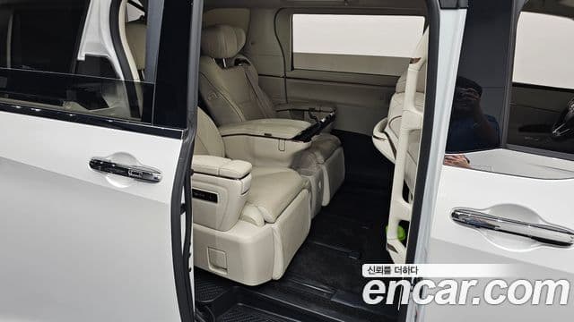 Lexus LM 2025 — фото 11 из 20