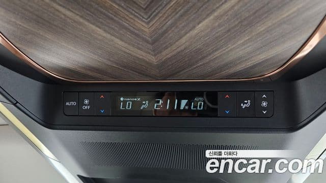 Lexus LM 2025 — Photo 9/42