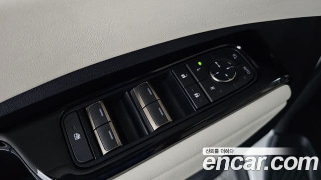 Lexus LM 2025 — Photo 34/42