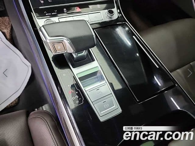 Audi A8 2021 — Şəkil 6/18