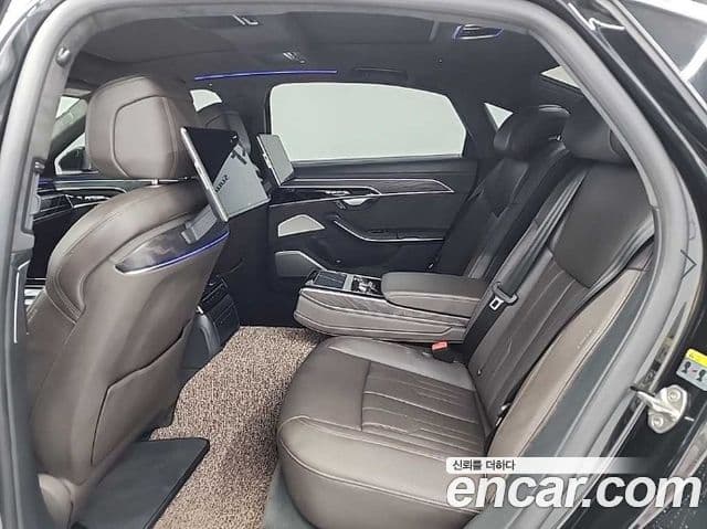 Audi A8 2021 — Şəkil 12/18