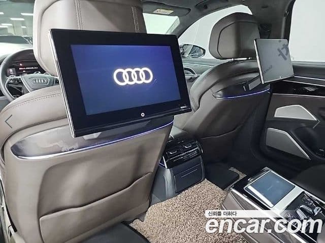 Audi A8 2021 — Şəkil 14/18