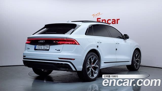 Audi Q7 2023 — Şəkil 2/20
