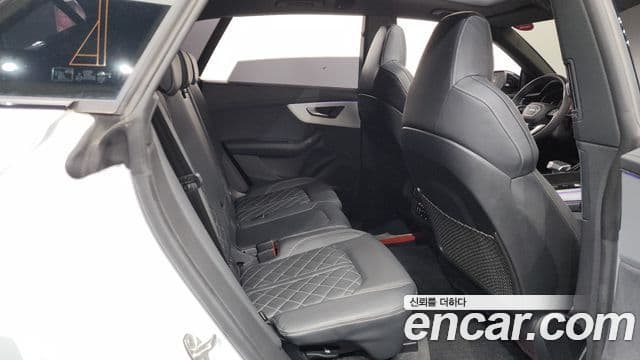 Audi Q7 2023 — Şəkil 12/20