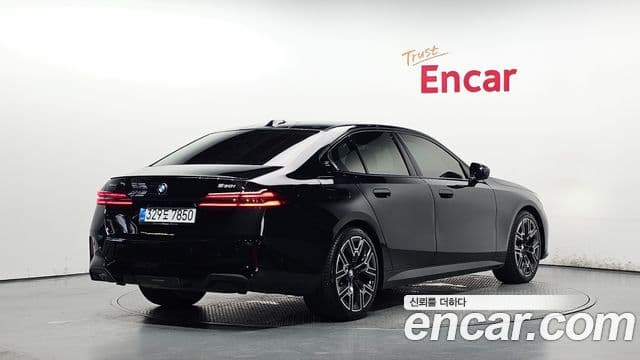 BMW 5 Series 2025 — ფოტო 2/20