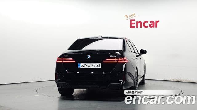 BMW 5 Series 2025 — ფოტო 4/20