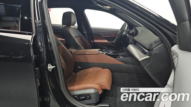 BMW 5 Series 2025 — ფოტო 10/20