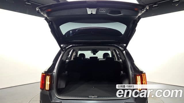 Kia Sorento 2022 — фото 18 из 20