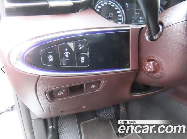 Genesis GV70 2021 — Şəkil 13/20