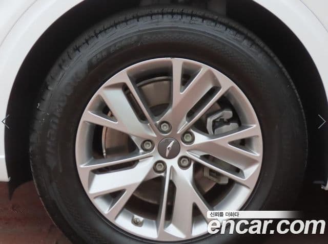 Genesis GV70 2021 — ფოტო 19/20