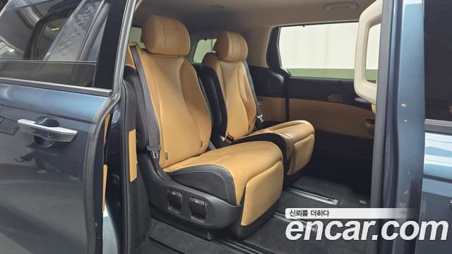 Kia Carnival 2020 — Фото 11/20