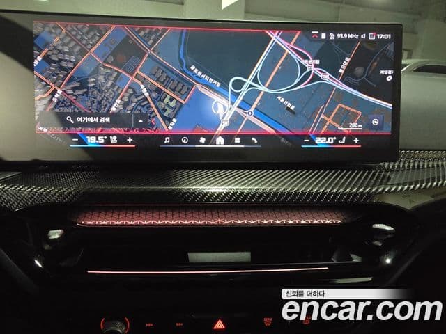 BMW 3 Series 2024 — фото 18 из 20
