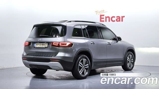 Mercedes-Benz GLB-Class 2021 — ფოტო 2/20