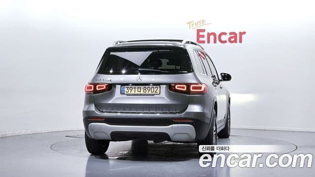 Mercedes-Benz GLB-Class 2021 — ფოტო 4/20