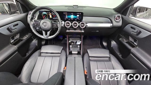 Mercedes-Benz GLB-Class 2021 — ფოტო 7/20
