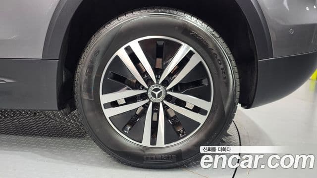 Mercedes-Benz GLB-Class 2021 — Photo 6/31