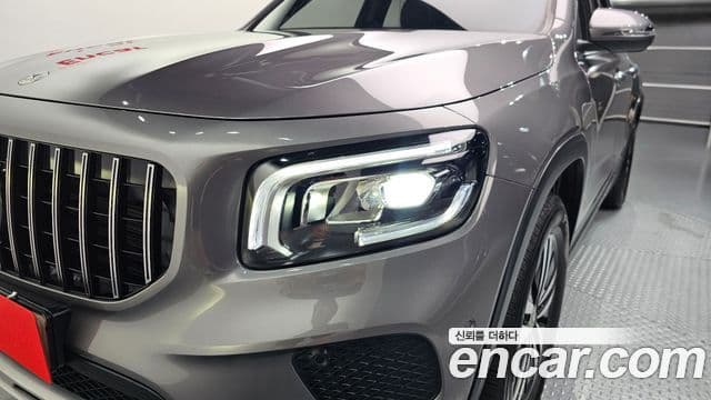 Mercedes-Benz GLB-Class 2021 — Photo 19/31