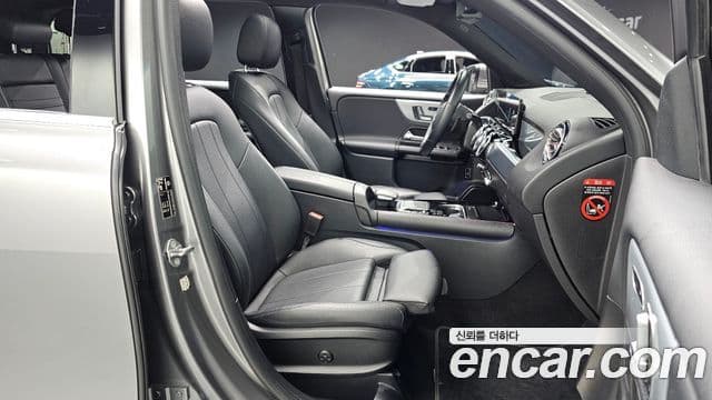 Mercedes-Benz GLB-Class 2021 — Photo 26/31