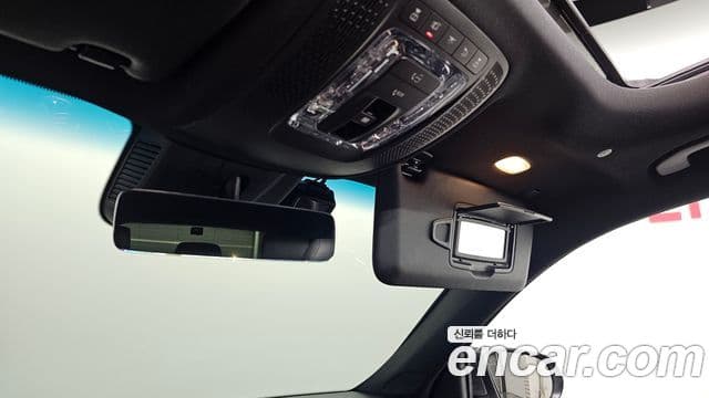 Mercedes-Benz GLB-Class 2021 — Photo 7/31