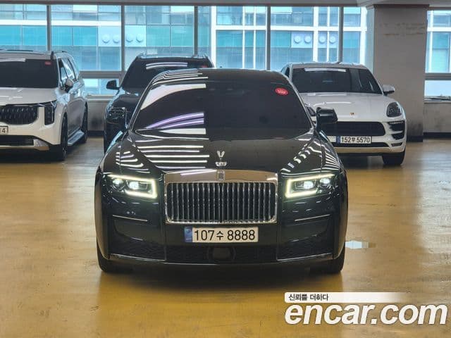 Rolls-Royce Ghost 2022 — ფოტო 2/18