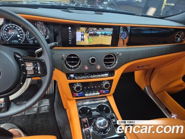 Rolls-Royce Ghost 2022 — ფოტო 13/18