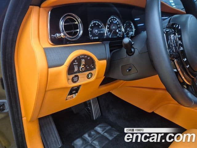 Rolls-Royce Ghost 2022 — ფოტო 14/18
