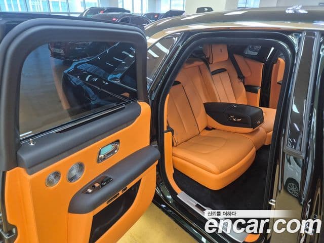 Rolls-Royce Ghost 2022 — ფოტო 16/18
