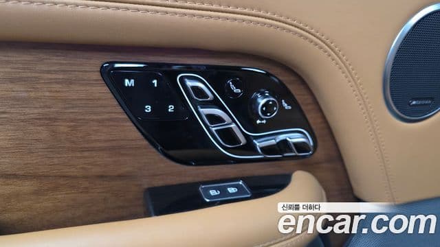 Land Rover Range Rover 2021 — Фото 16/20