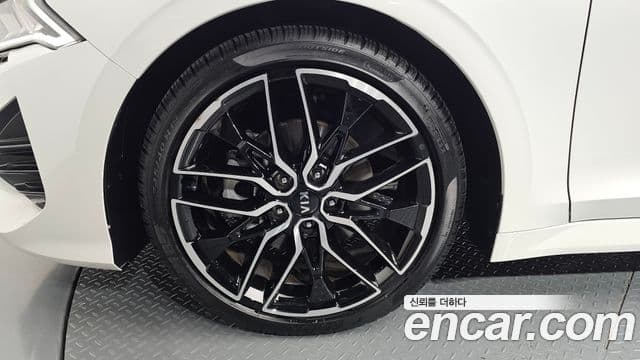 Kia K5 2020 — ფოტო 5/20