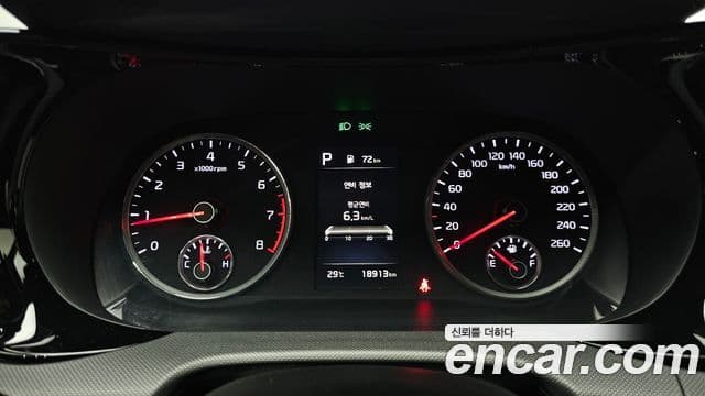 Kia K5 2020 — ფოტო 8/20
