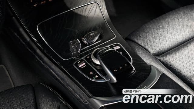 Mercedes-Benz GLC-Class 2019 — Фото 17/20