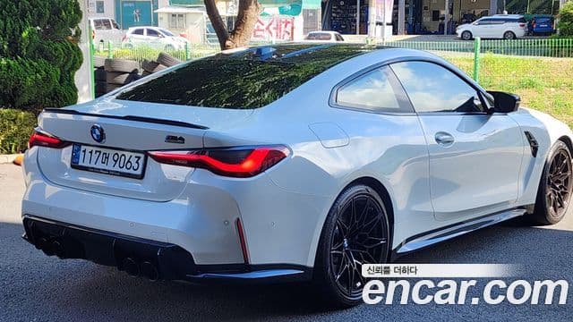 BMW M4 2023 — Фото 2/13