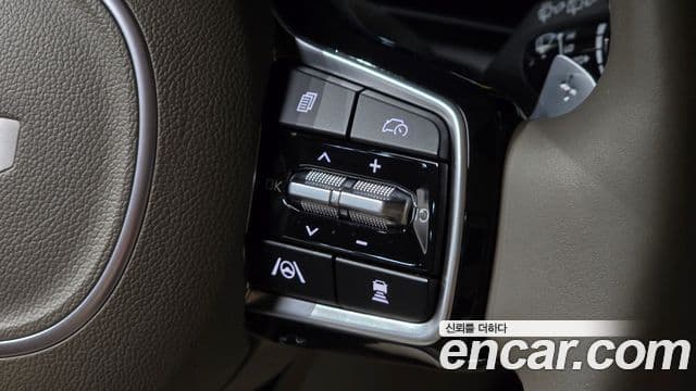 Kia Carnival 2024 — Фото 18/20