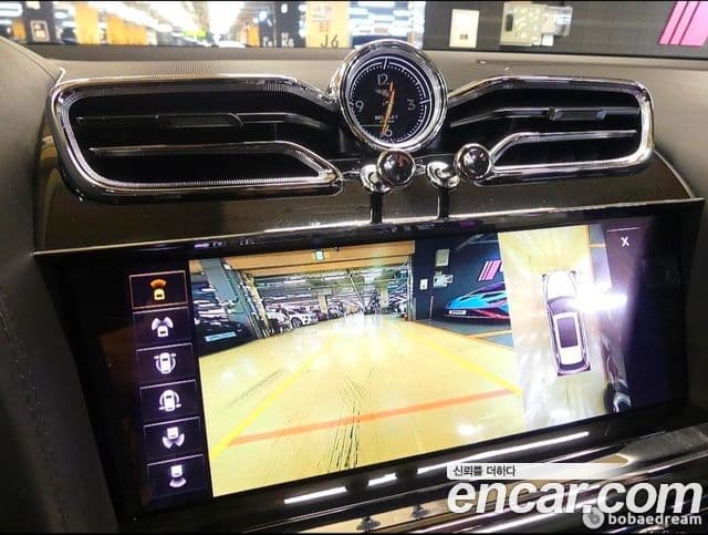 Bentley Bentayga 2022 — Şəkil 14/20
