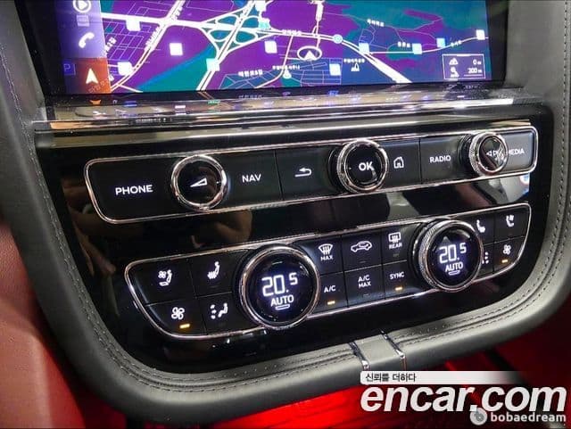 Bentley Bentayga 2022 — фото 15 из 20