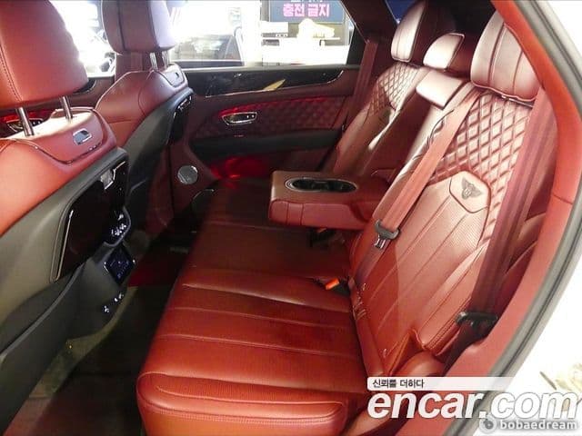 Bentley Bentayga 2022 — Şəkil 17/20