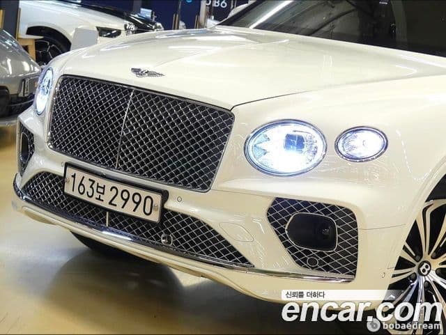 Bentley Bentayga 2022 — Şəkil 19/20